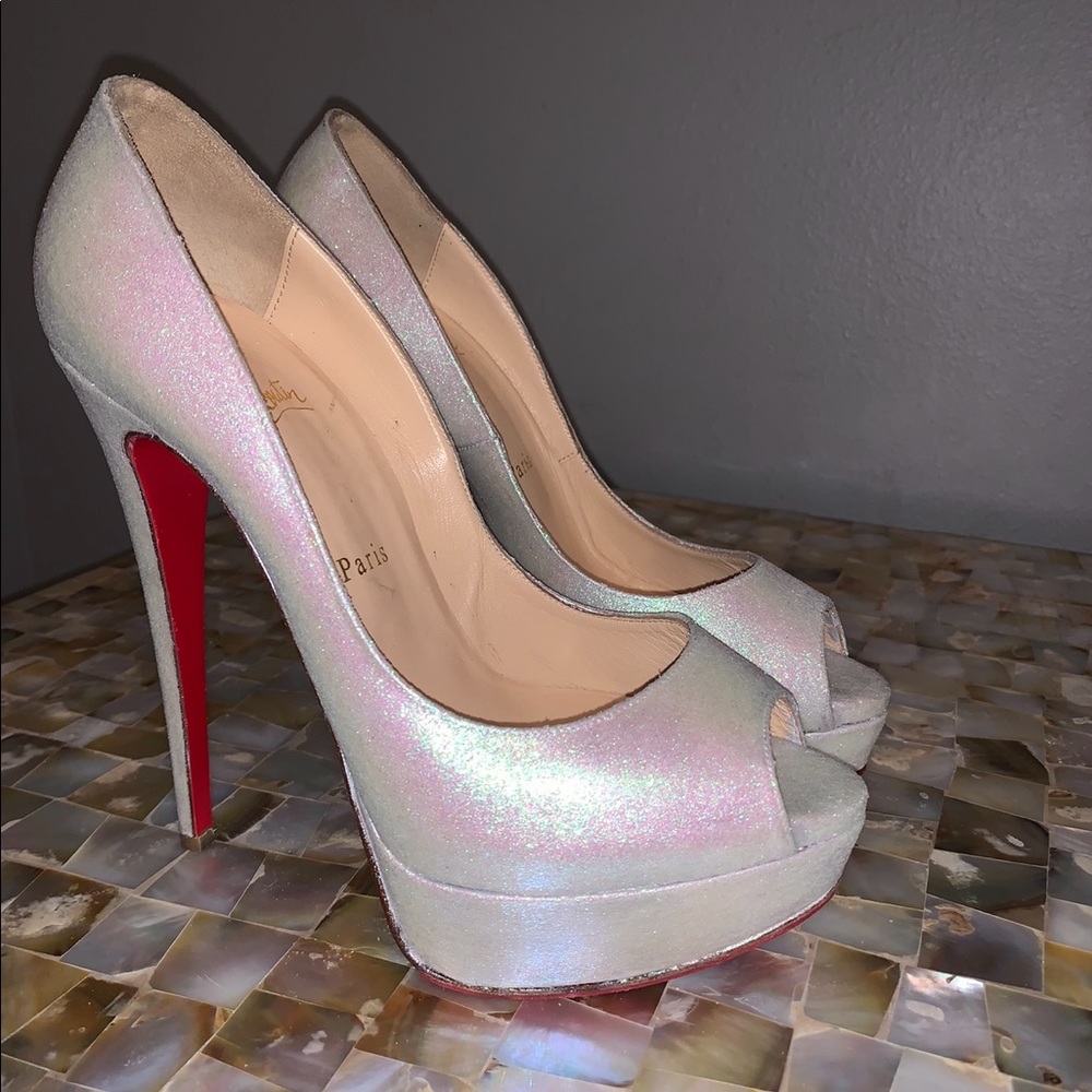 Christian Louboutin lady peeps